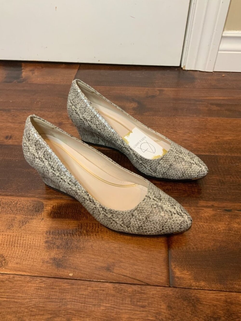 Cole Haan Grand Ambition Gray Snakeskin Embossed Leather Wedge Heels, Size 9.5